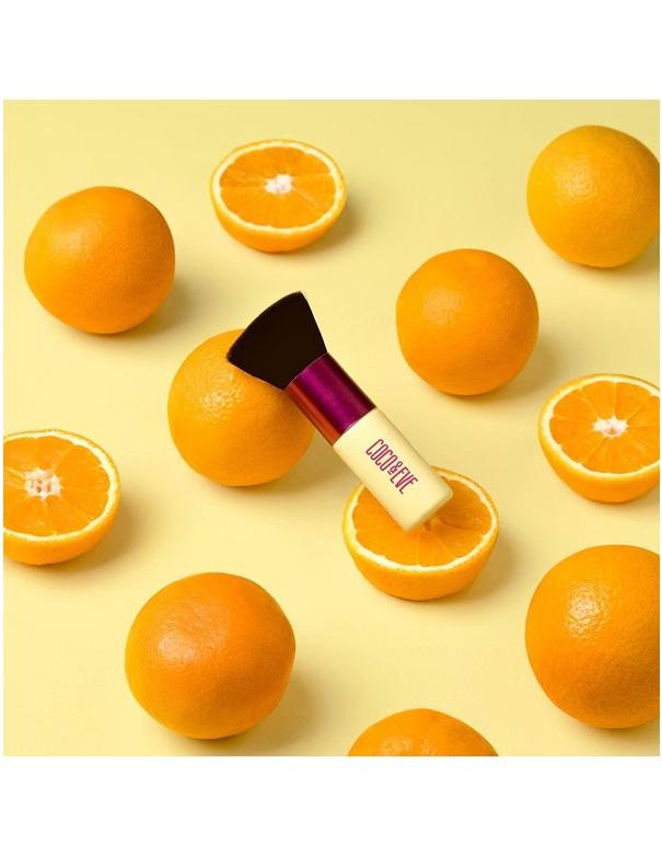 Coco & Eve Deluxe Vegan Kabuki Brush