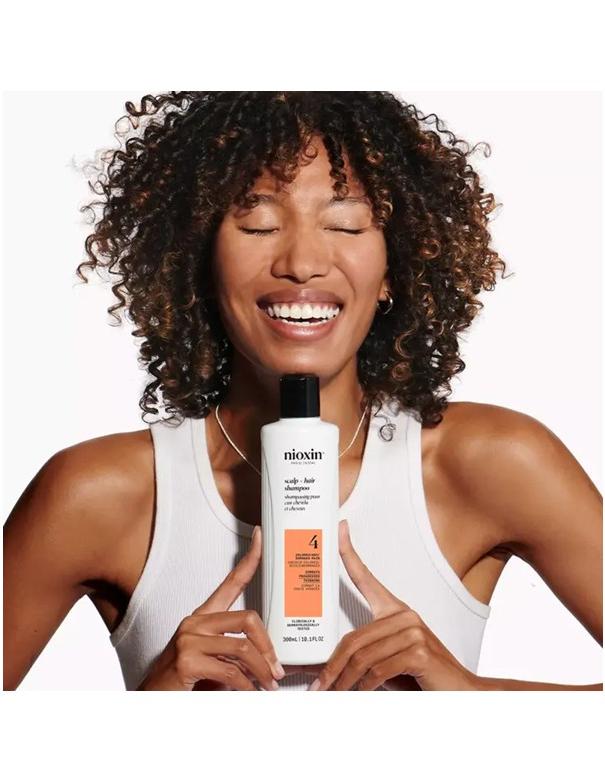 Shampoing Nioxin System 4 pour cuir chevelu et cheveux - 300 ml